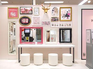 メイクアップカウンター